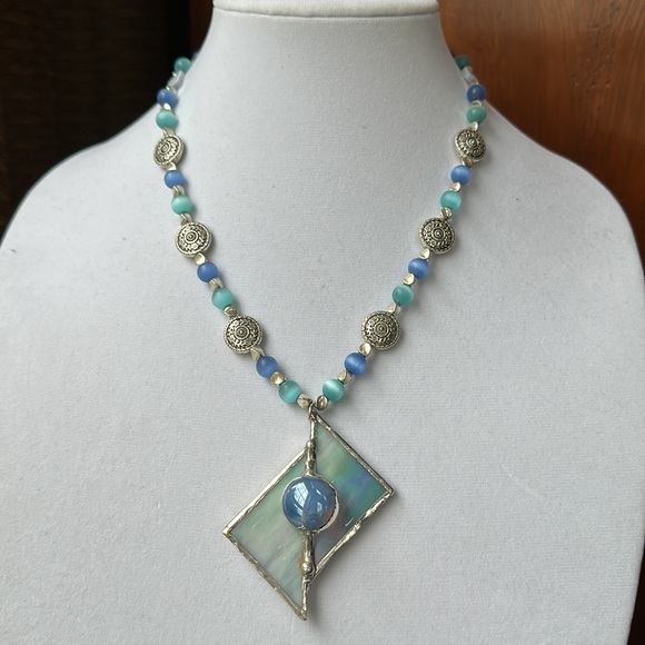 Unique Beaded & Glass Necklace - Picture 3 of 9